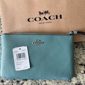 ✨HP✨ COACH Large Wristlet